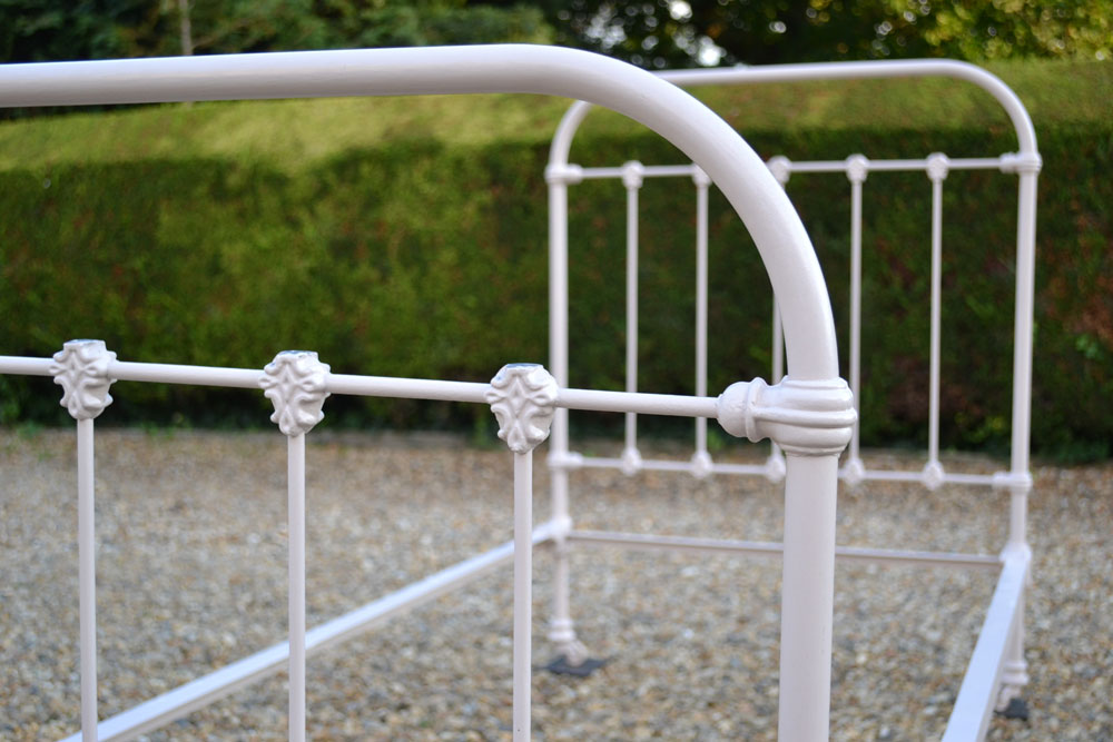 Coast to Country Antique Victorian Brass and Iron Bedsteads - English ...